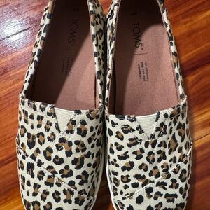 TOMS Wild Leopard Print Flats